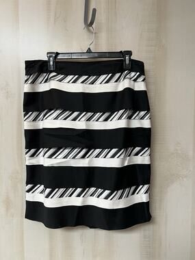 White House Black Market Skirt - NWT